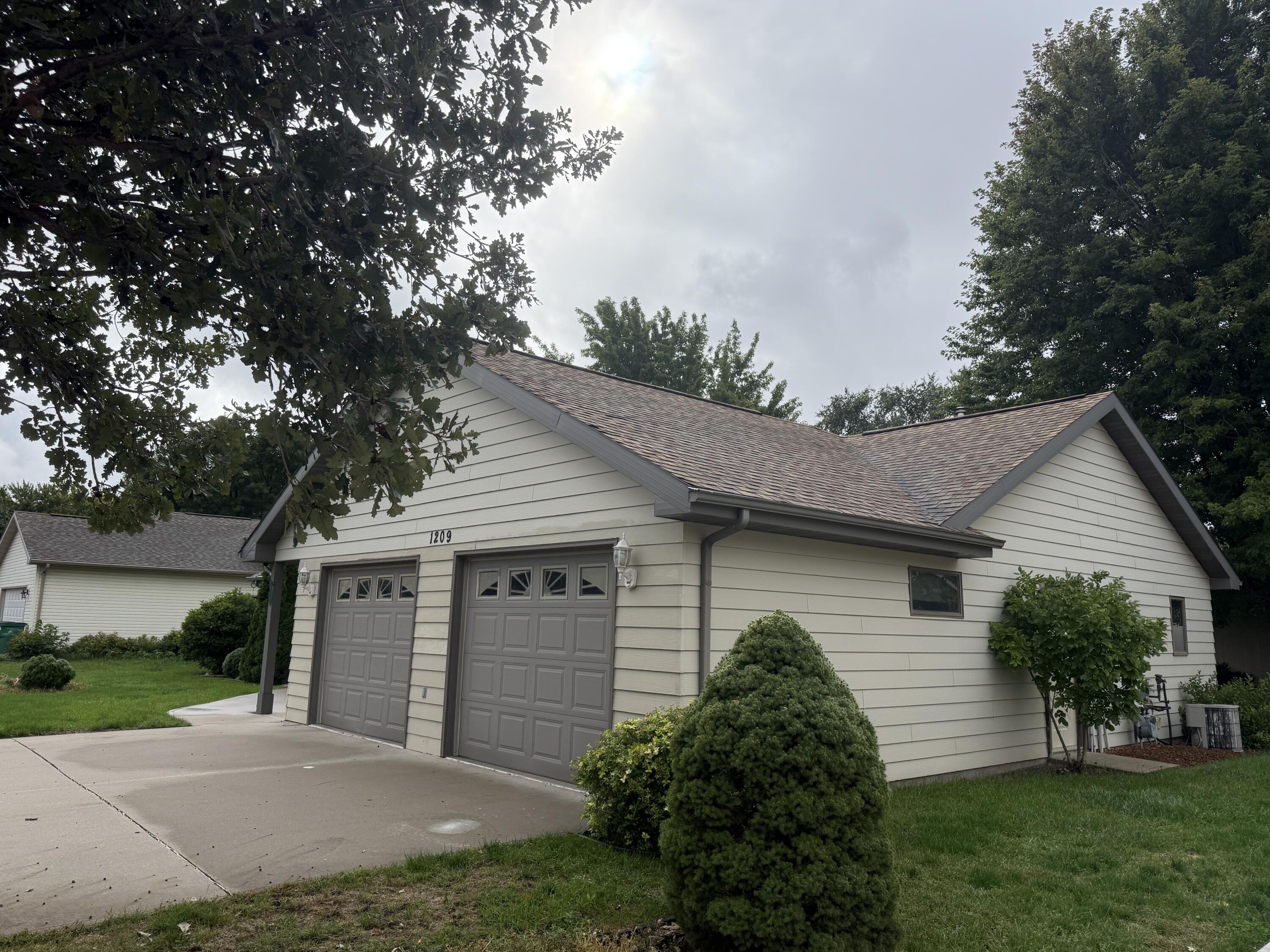 1209 Williams Ave
