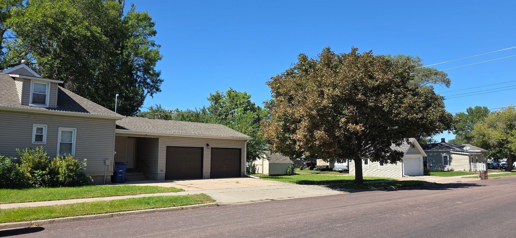 822 E 7th Ave