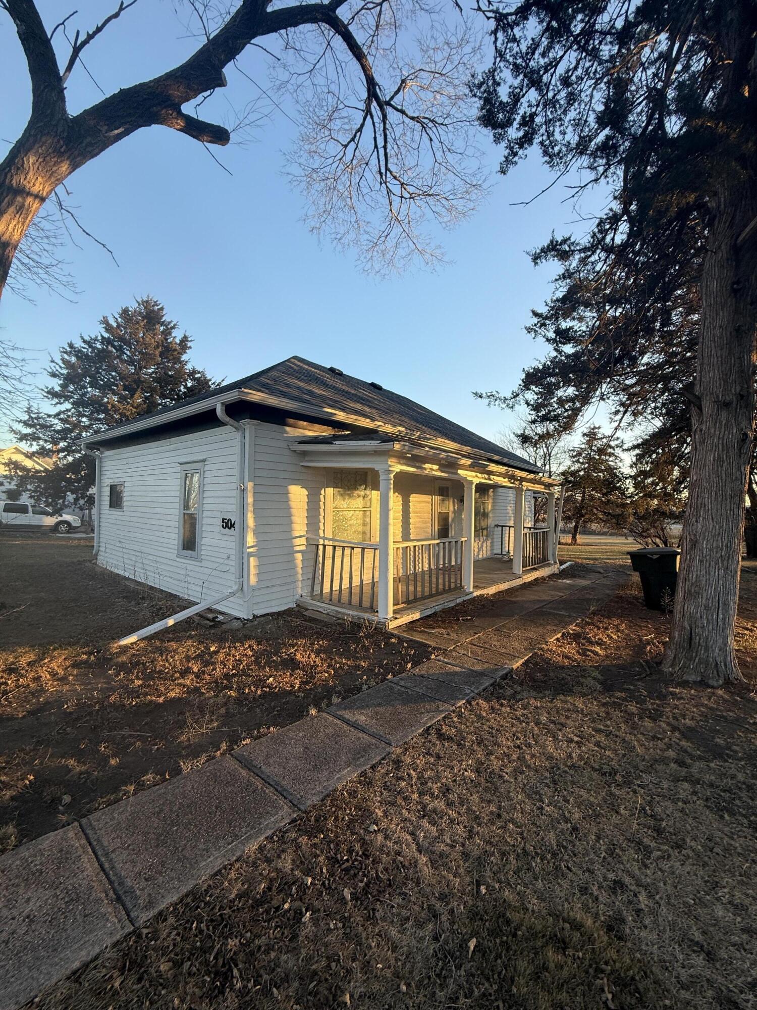 504 S Main St