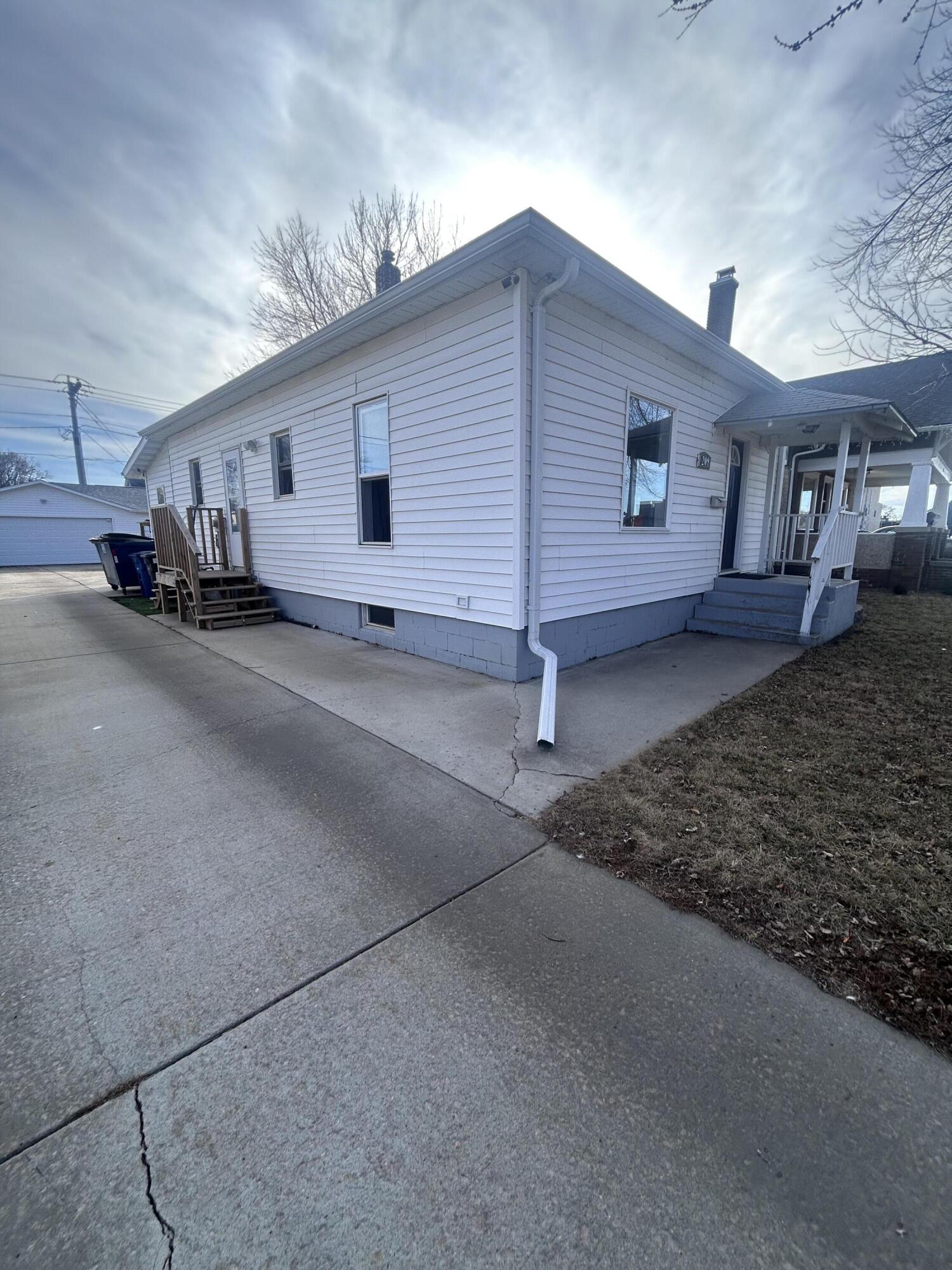 209 E 7th Ave