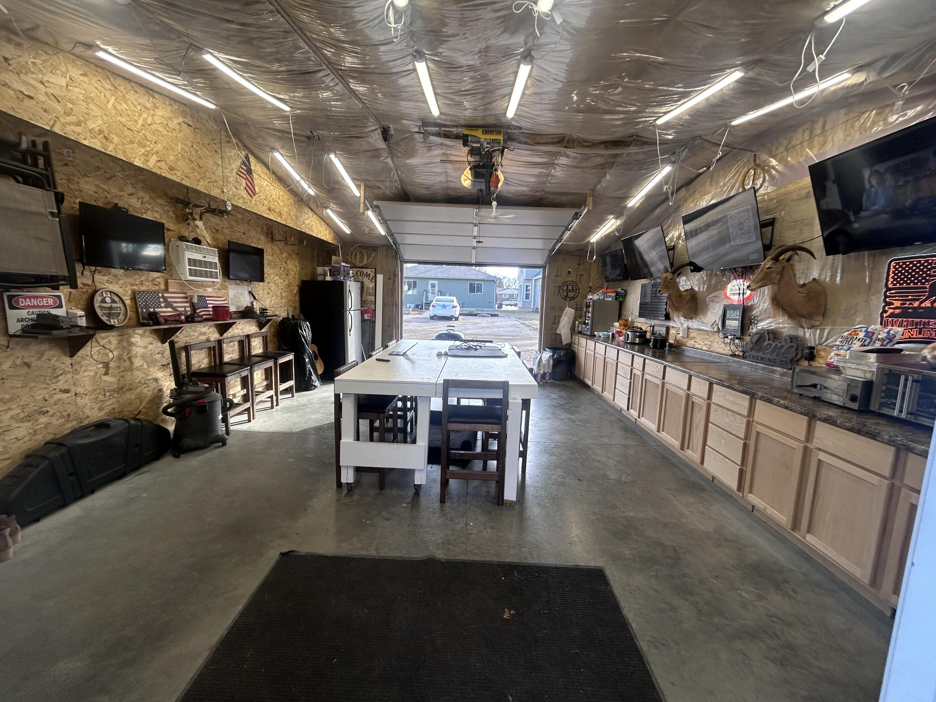 209 E 7th Ave