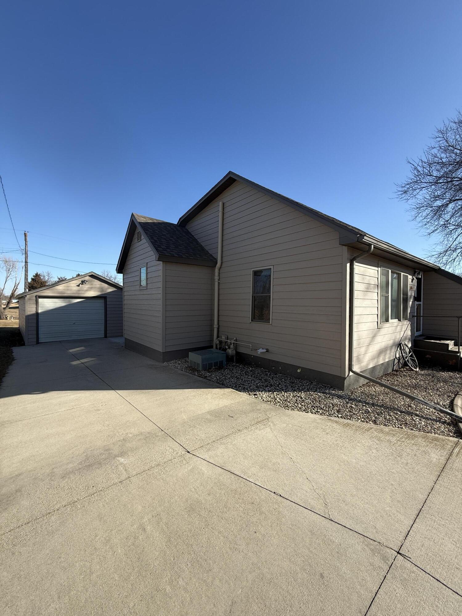 308 N 4th St