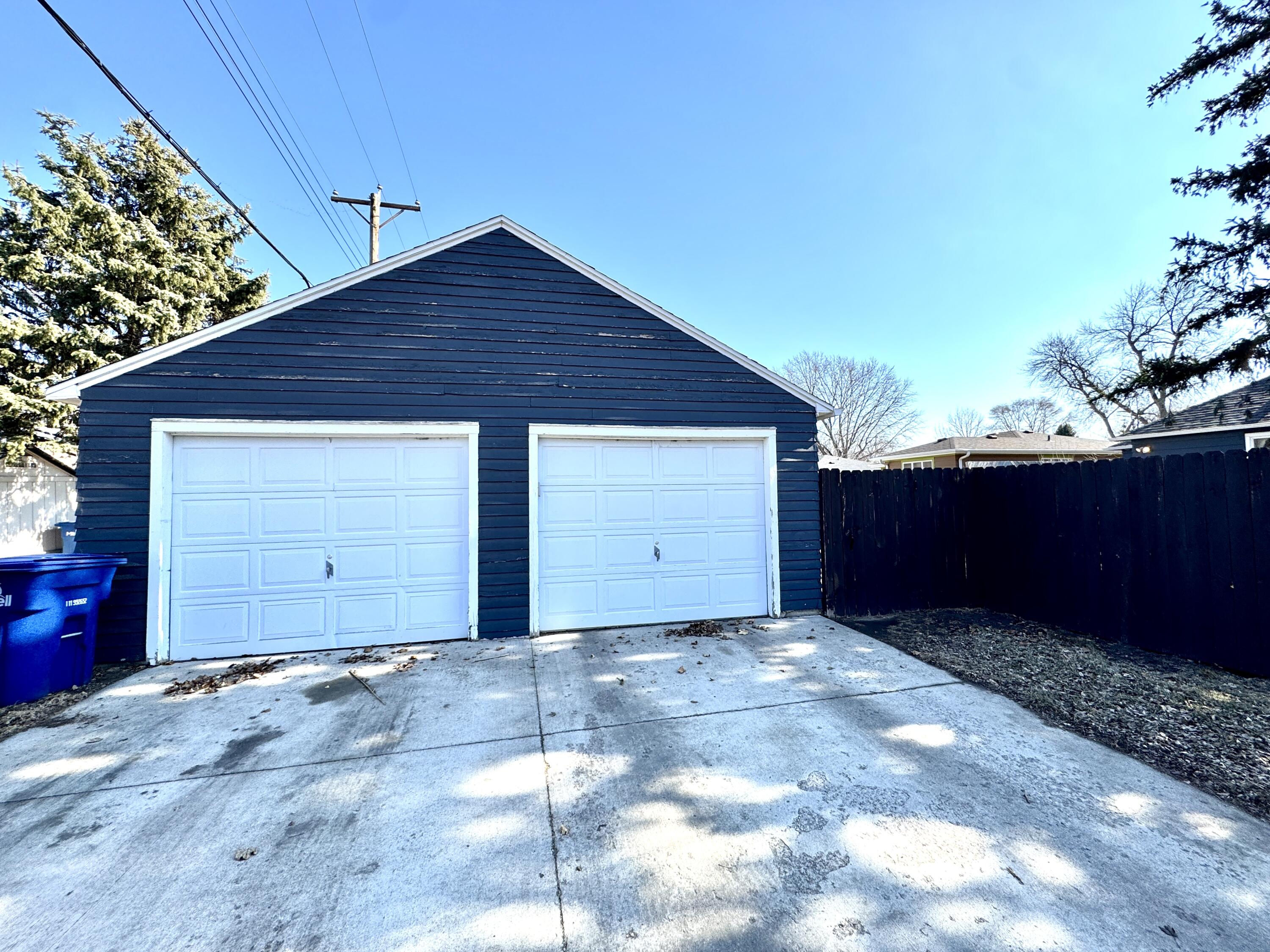 120 S Foster St