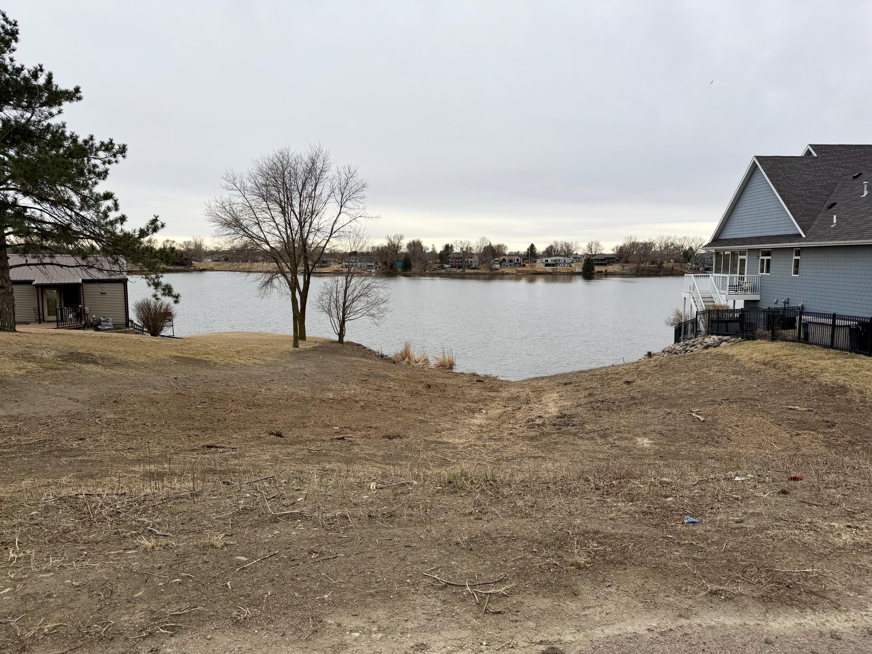 166 N Harmon Dr