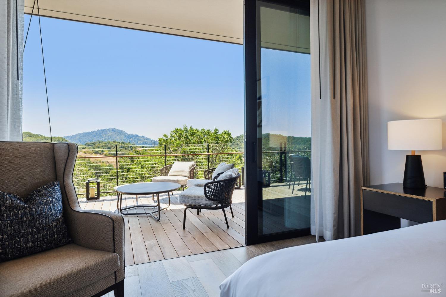 160 Woodlands Drive SE