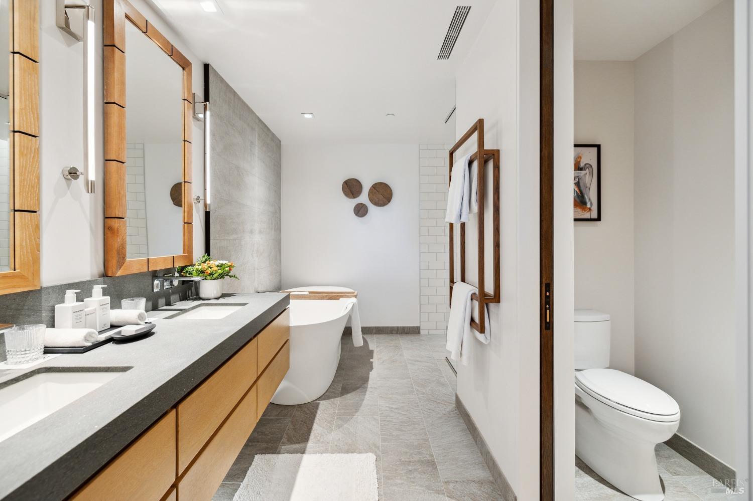 160 Woodlands Drive SE