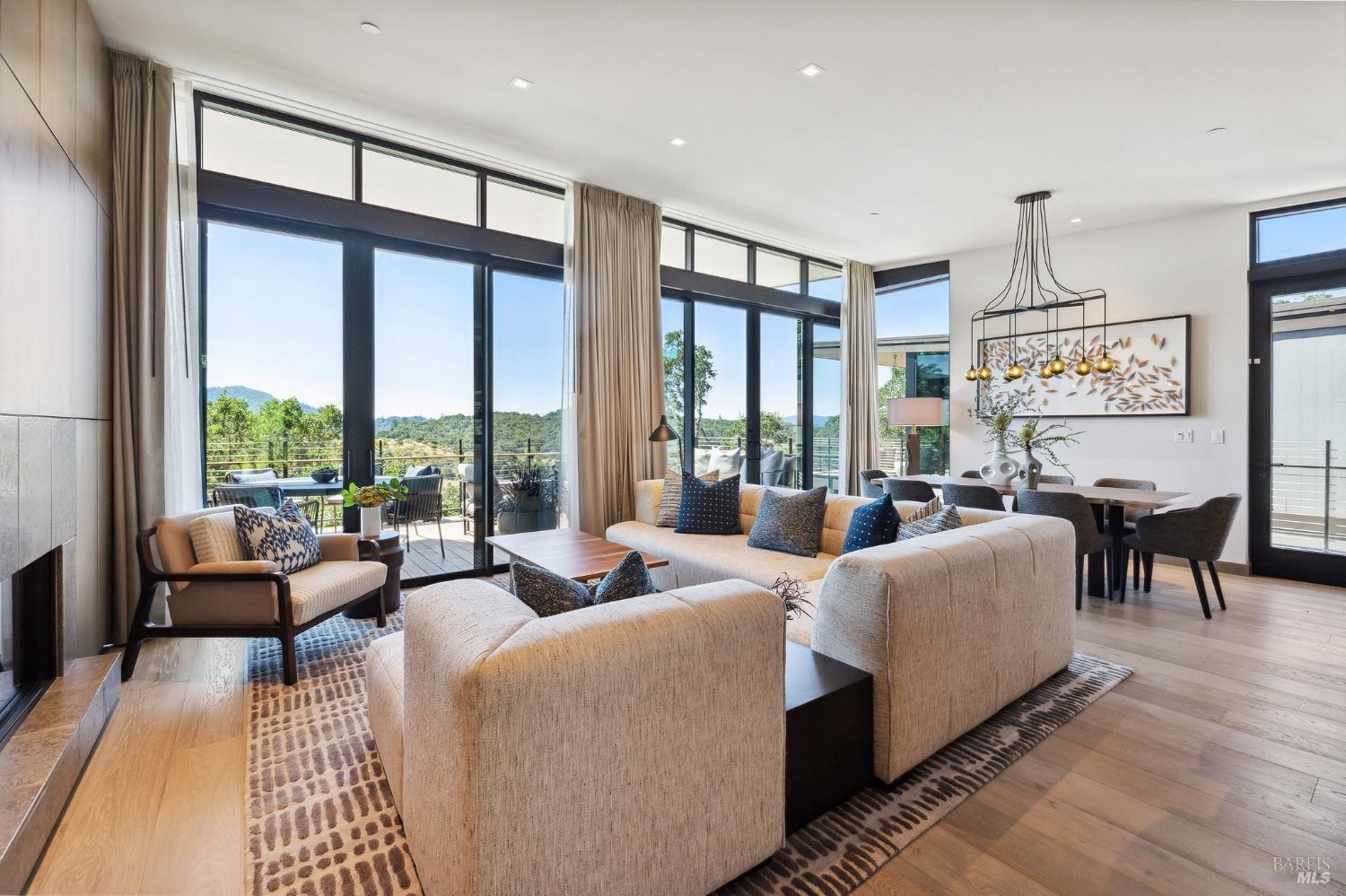 160 Woodlands Drive SE