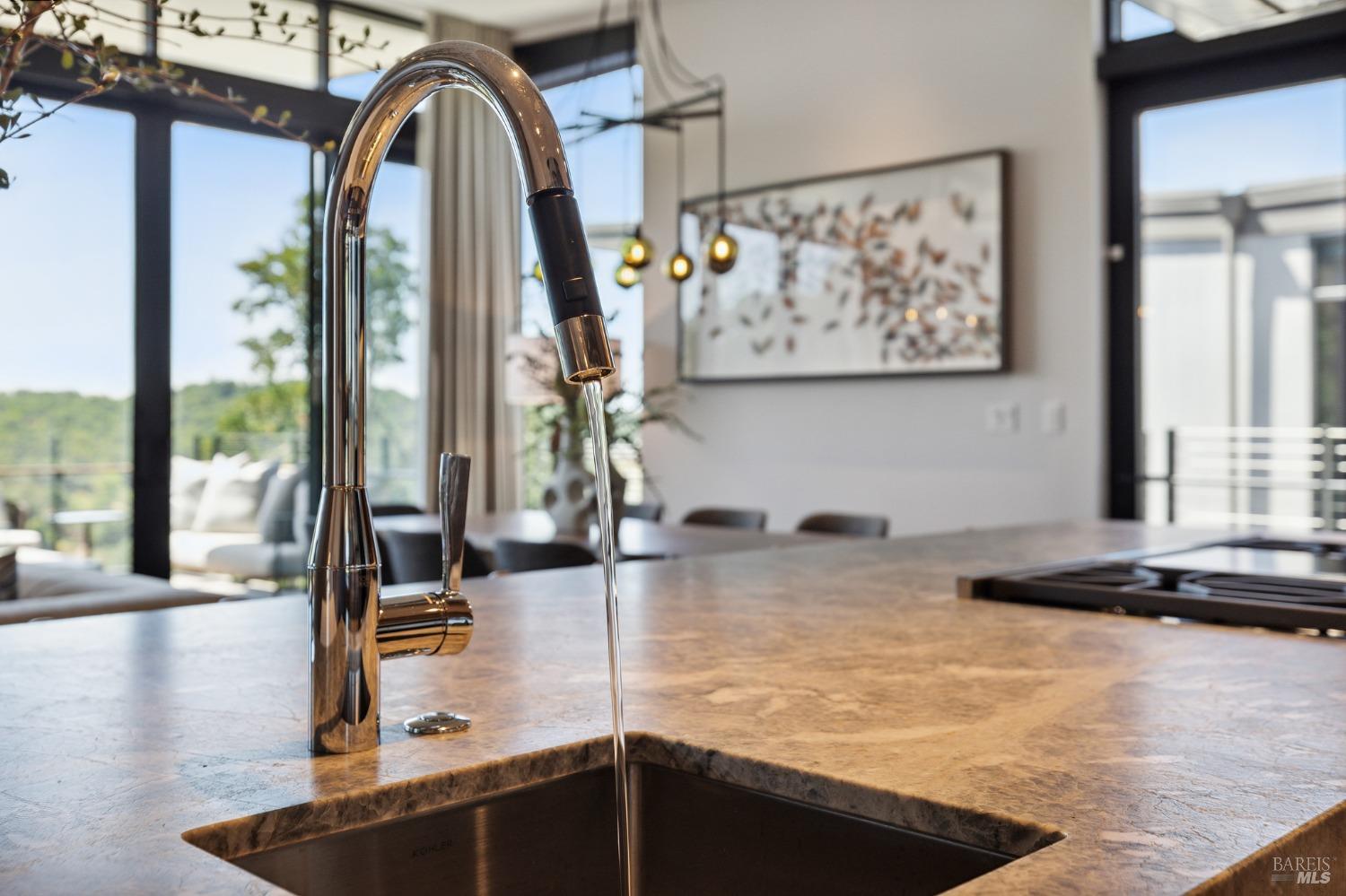 160 Woodlands Drive SE