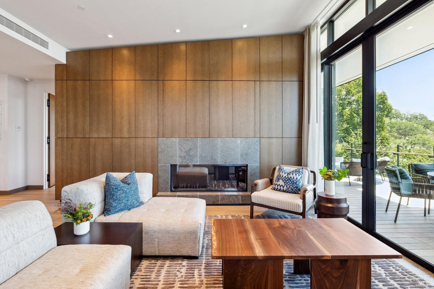 160 Woodlands Drive SE