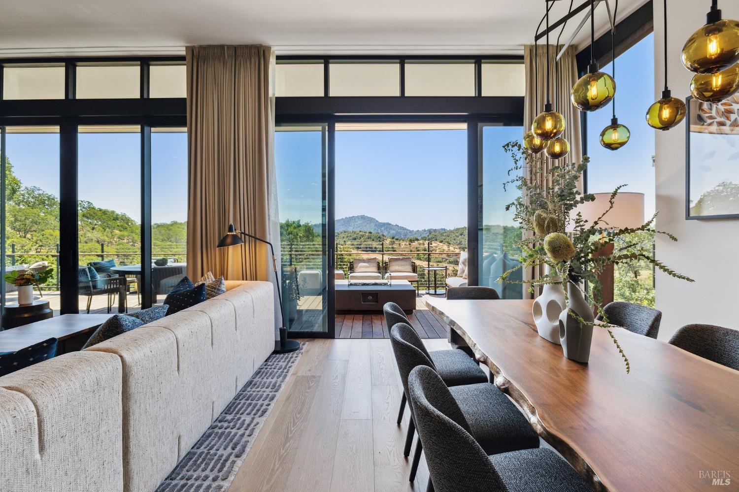 160 Woodlands Drive SE