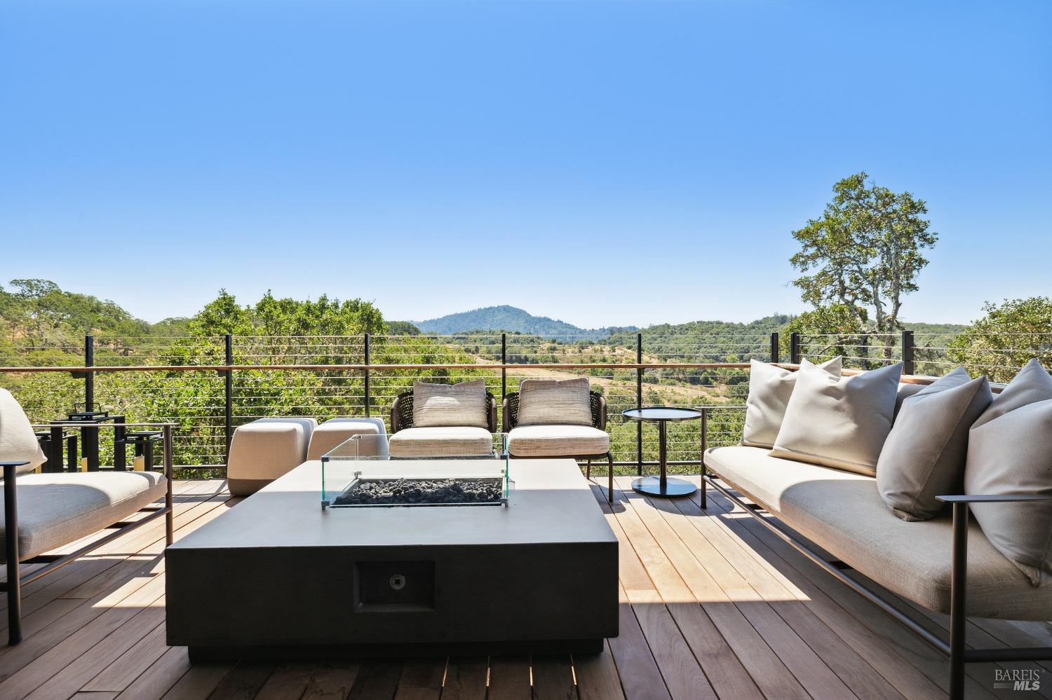 160 Woodlands Drive SE