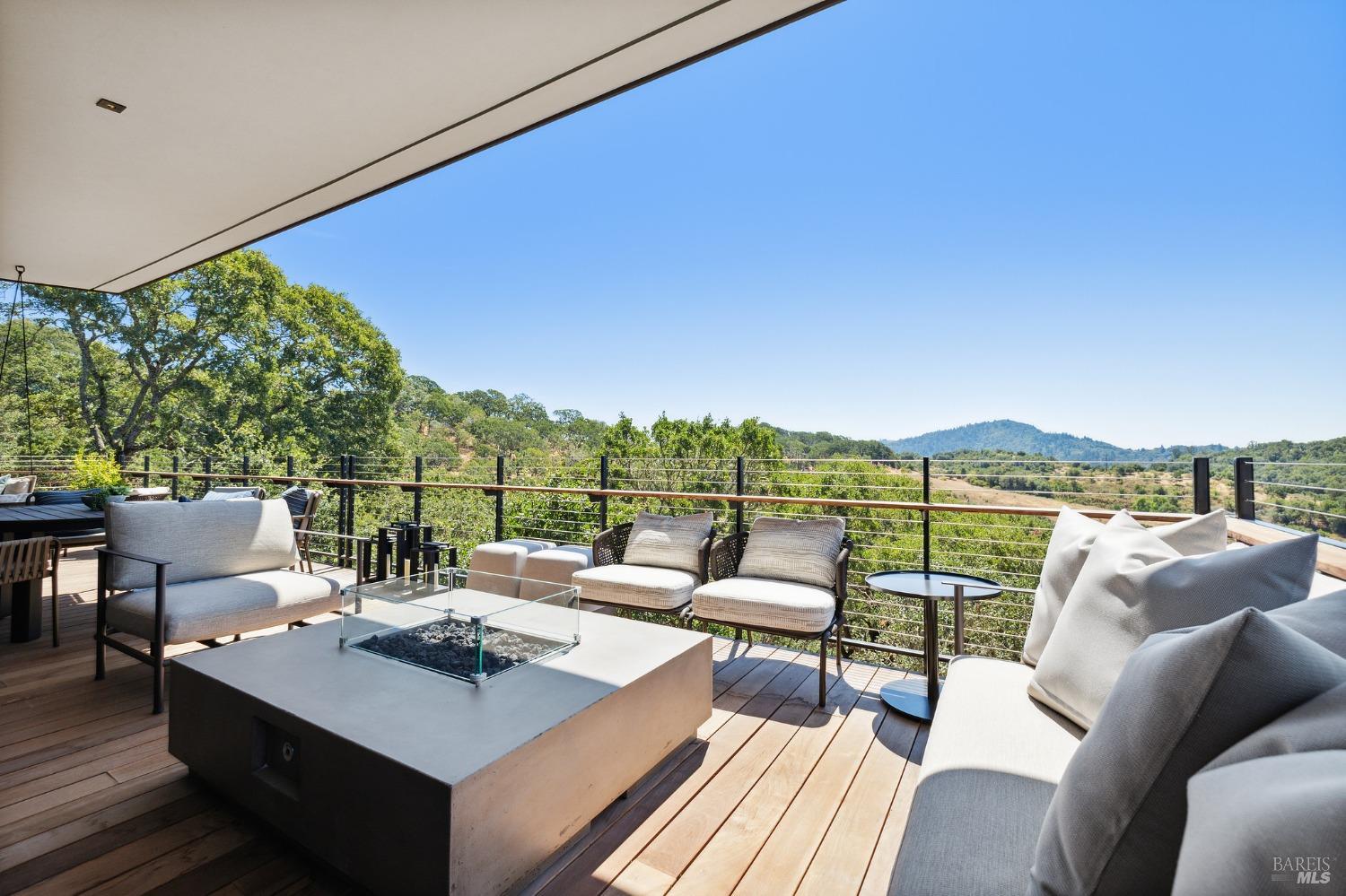 160 Woodlands Drive SE