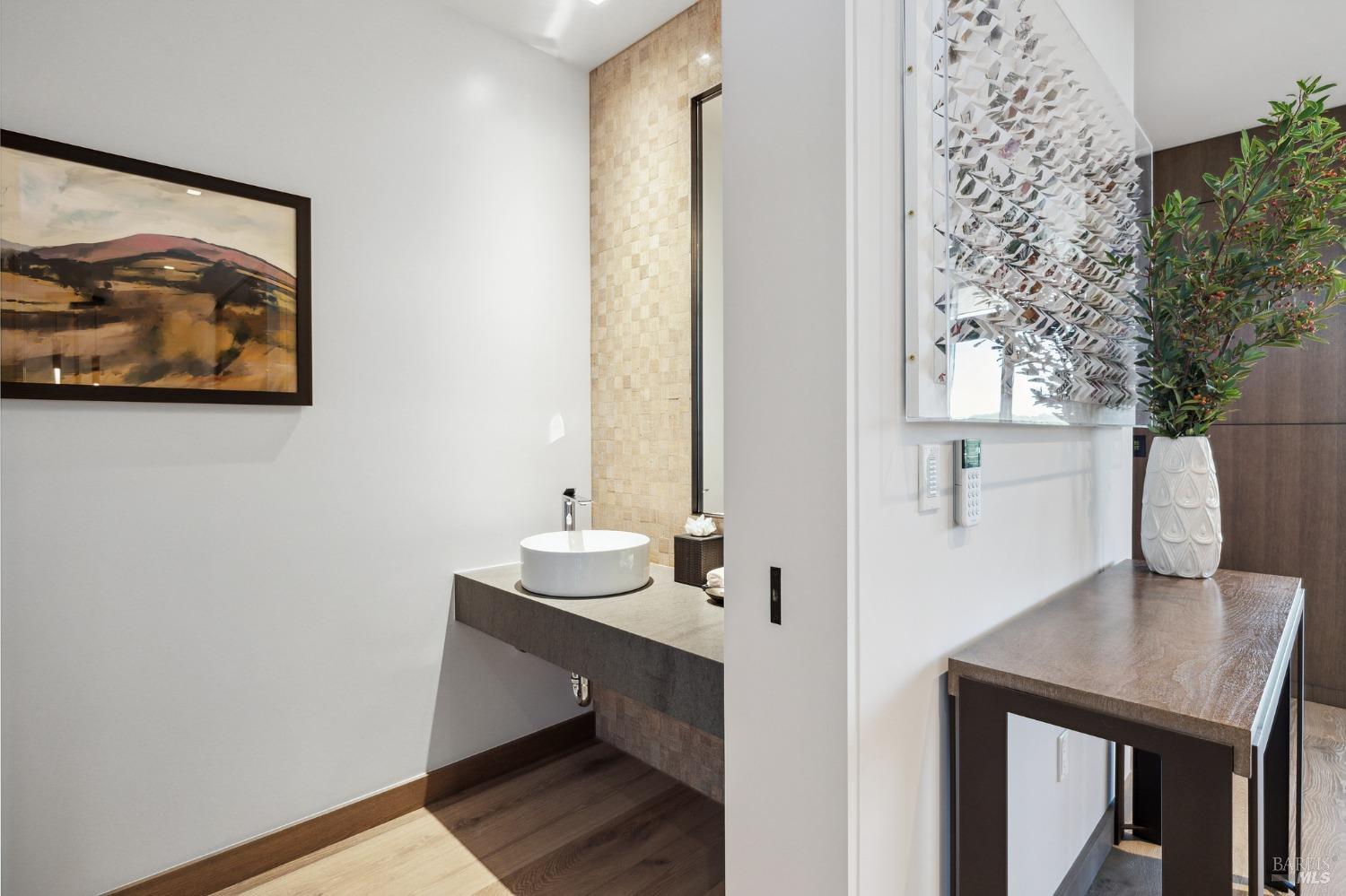 160 Woodlands Drive SE