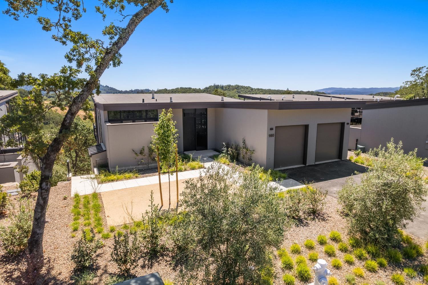 160 Woodlands Drive SE