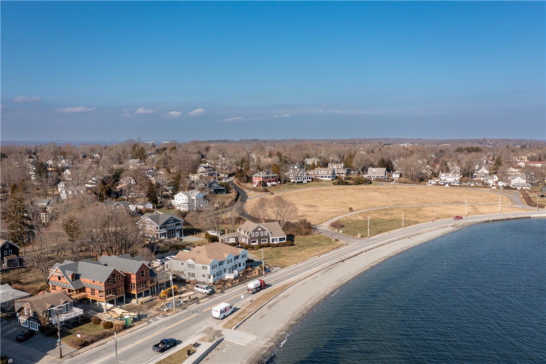 63 Conanicus Avenue Unit: B