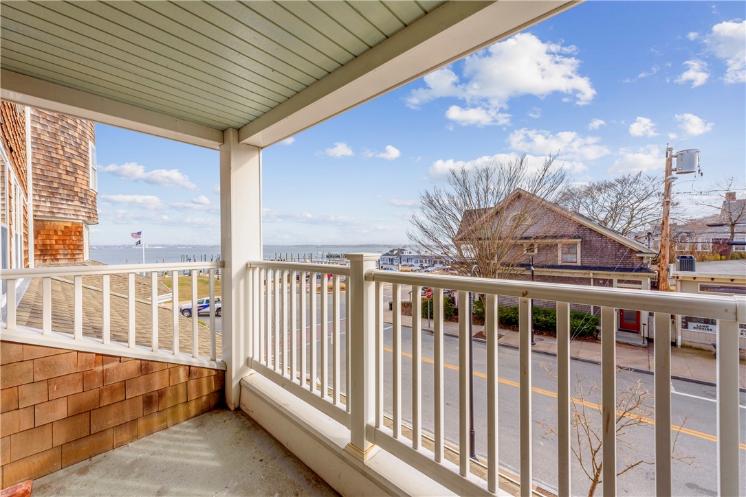 53 Conanicus Avenue Unit: 2E