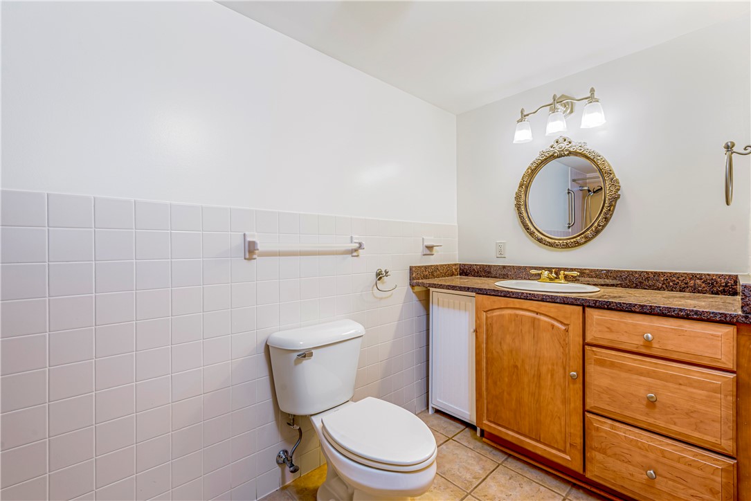53 Conanicus Avenue Unit: 2E