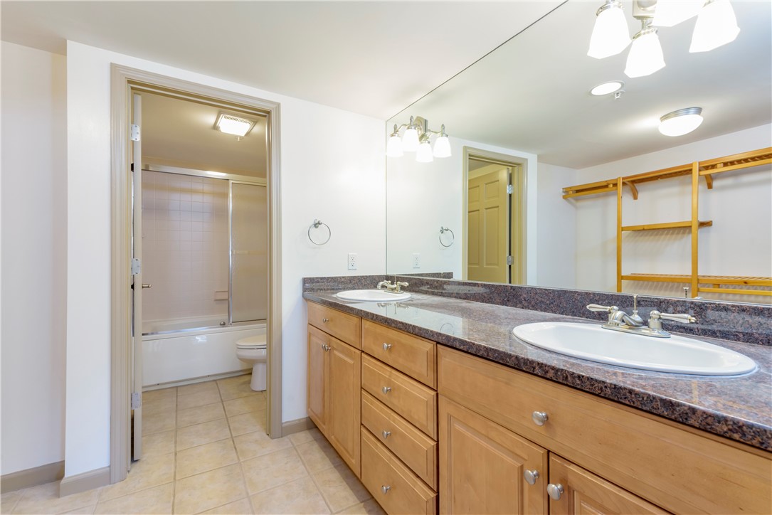 53 Conanicus Avenue Unit: 2E