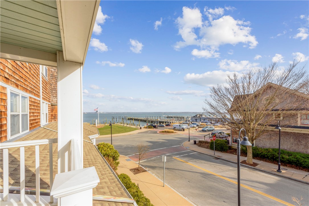 53 Conanicus Avenue Unit: 2E