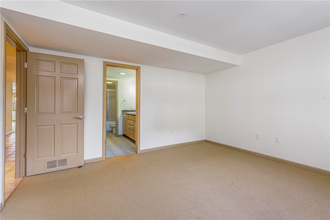 53 Conanicus Avenue Unit: 2E