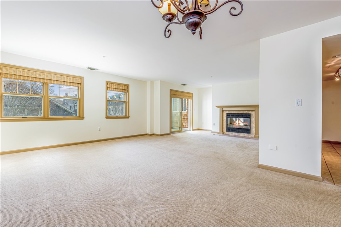 53 Conanicus Avenue Unit: 2E
