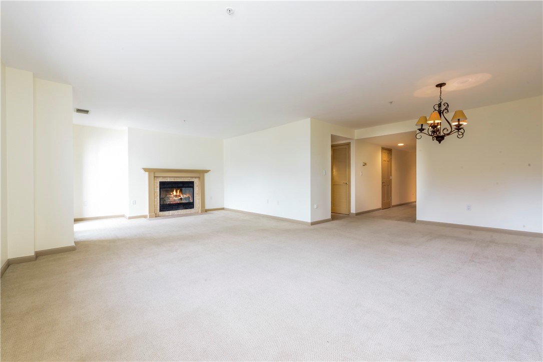 53 Conanicus Avenue Unit: 2E