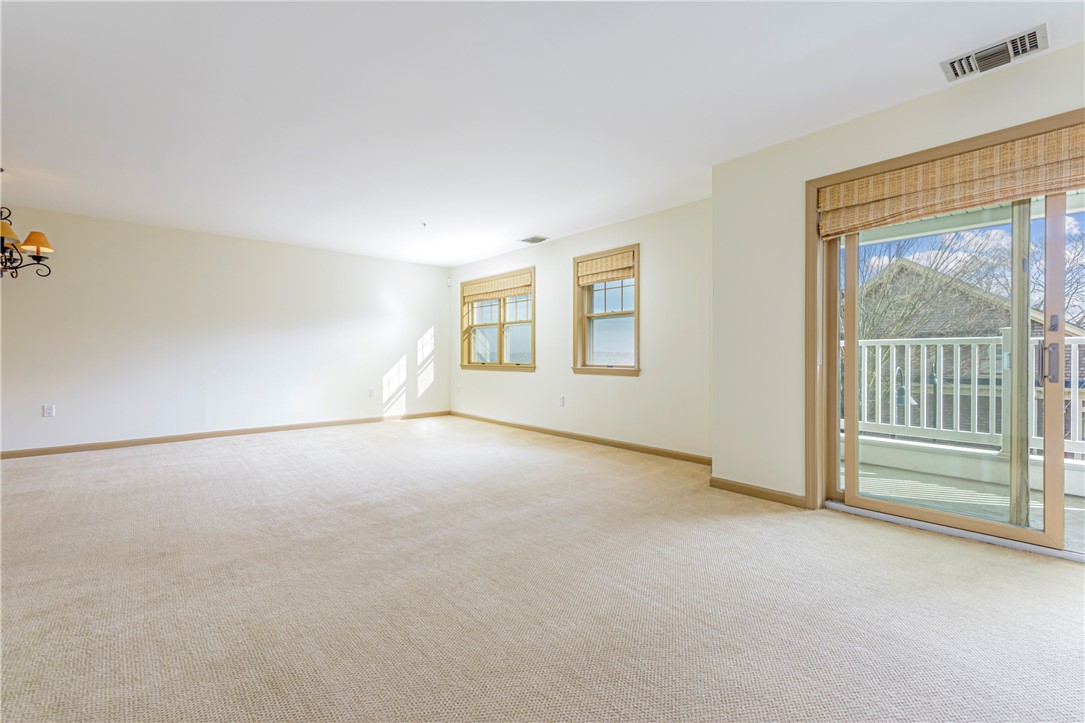 53 Conanicus Avenue Unit: 2E