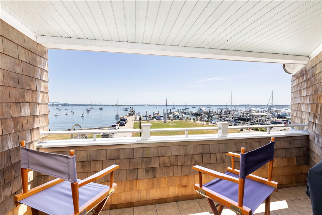 53 Conanicus Avenue Unit: 2A