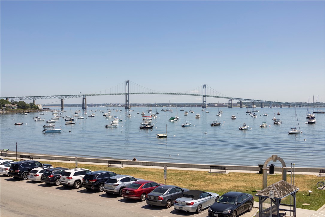 53 Conanicus Avenue Unit: 2A