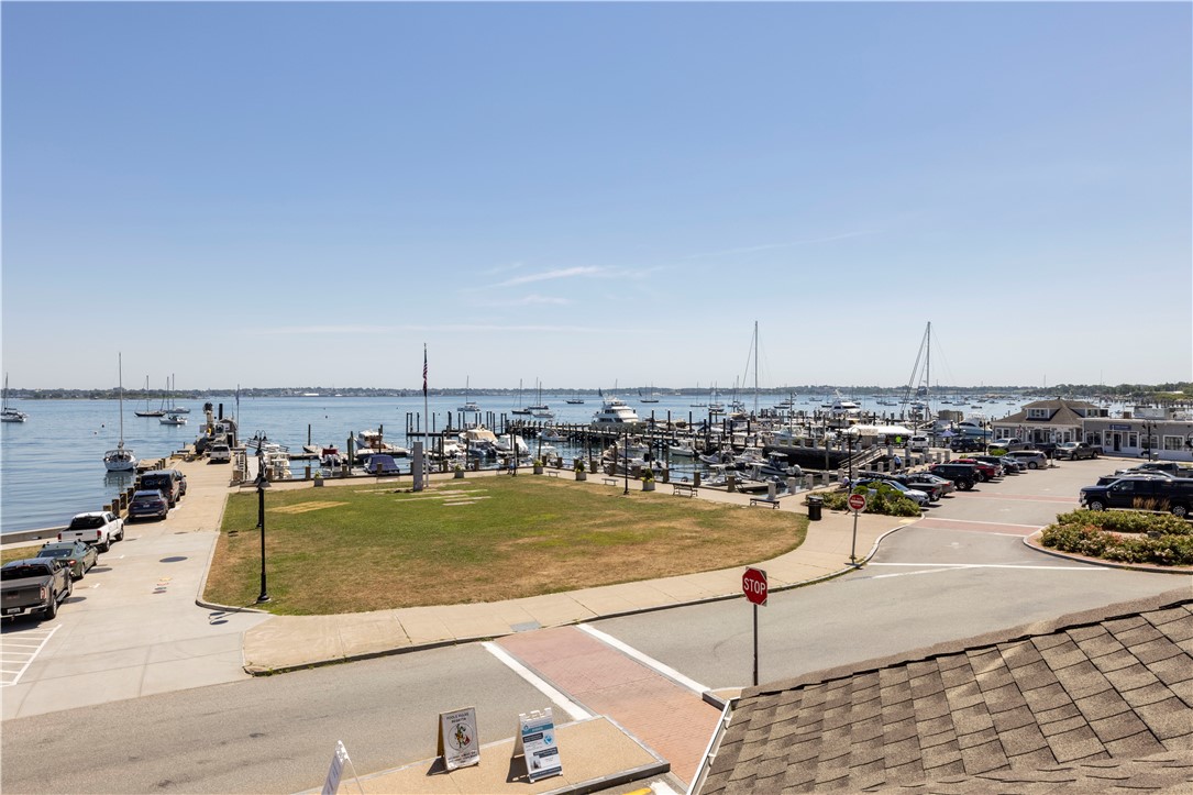 53 Conanicus Avenue Unit: 2A