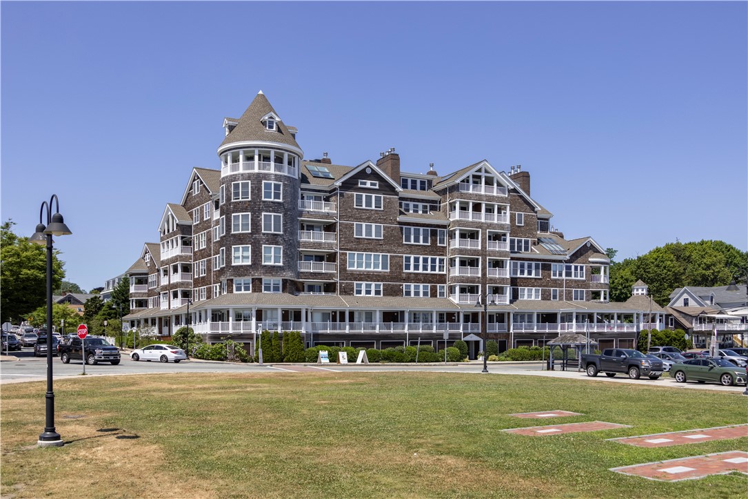 53 Conanicus Avenue Unit: 2A