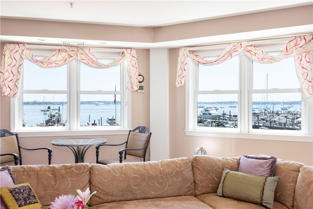 53 Conanicus Avenue Unit: 2A