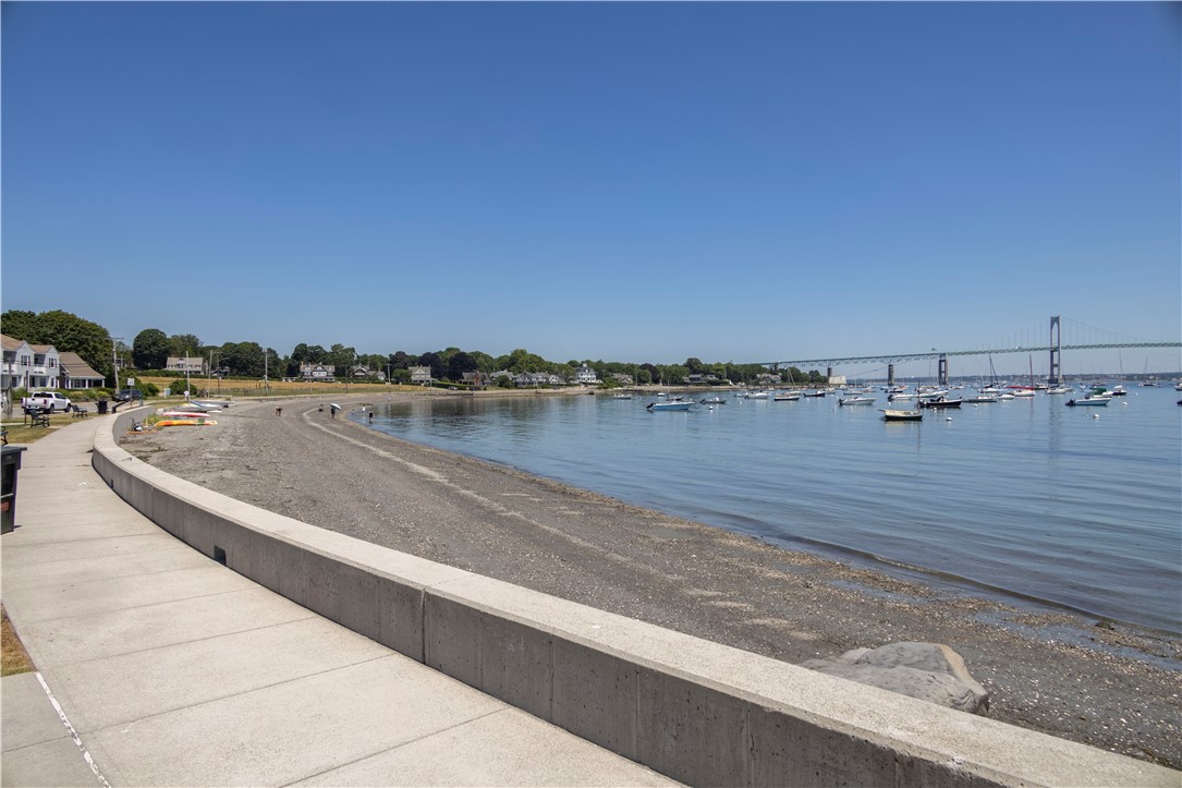 53 Conanicus Avenue Unit: 2A