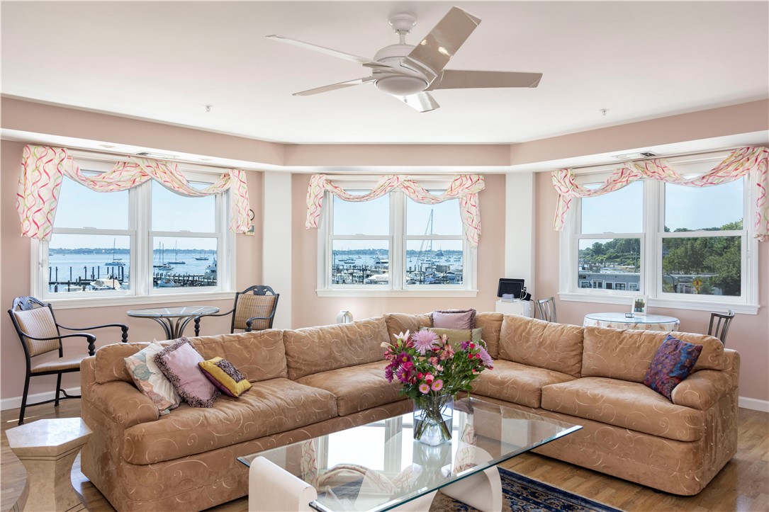 53 Conanicus Avenue Unit: 2A