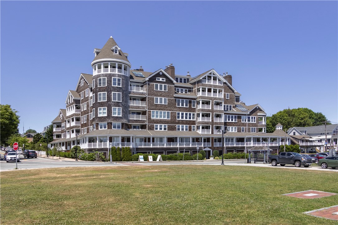 53 Conanicus Avenue Unit: 2A