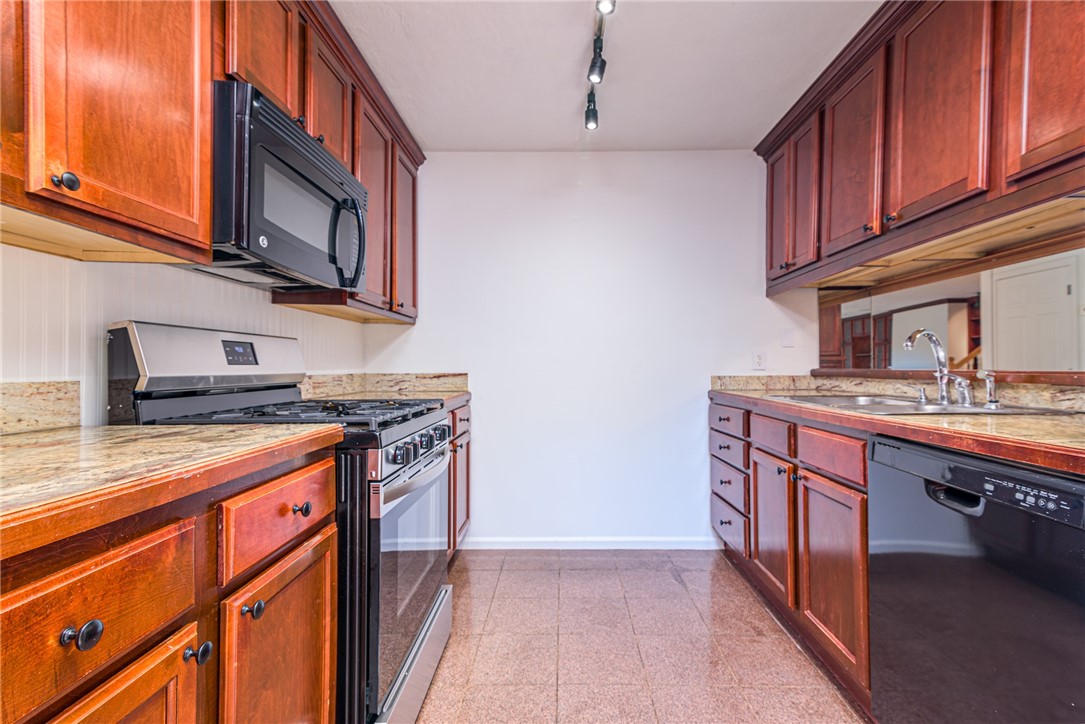 6 Caddy Rock Road C