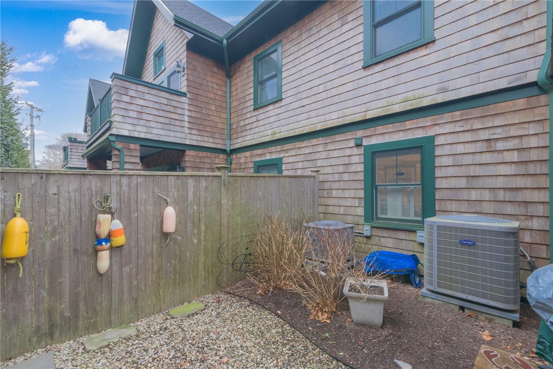 138 Narragansett Avenue 6