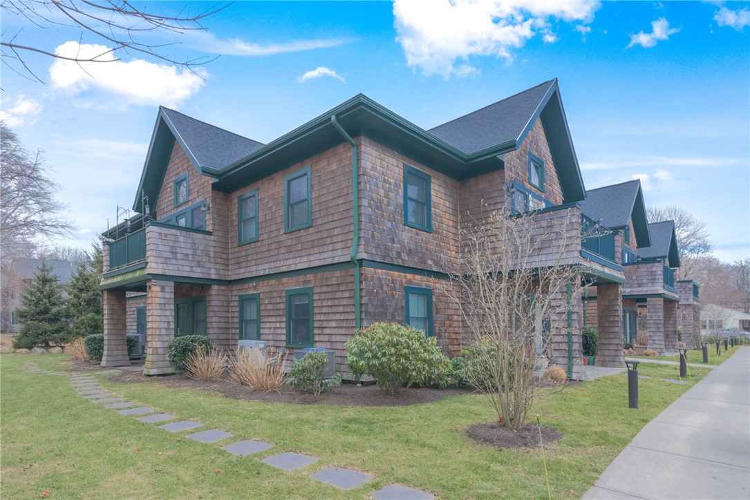 138 Narragansett Avenue 6