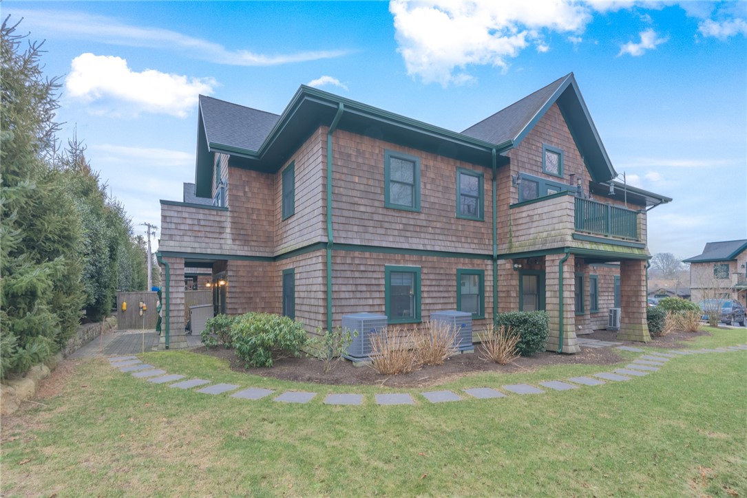 138 Narragansett Avenue 6