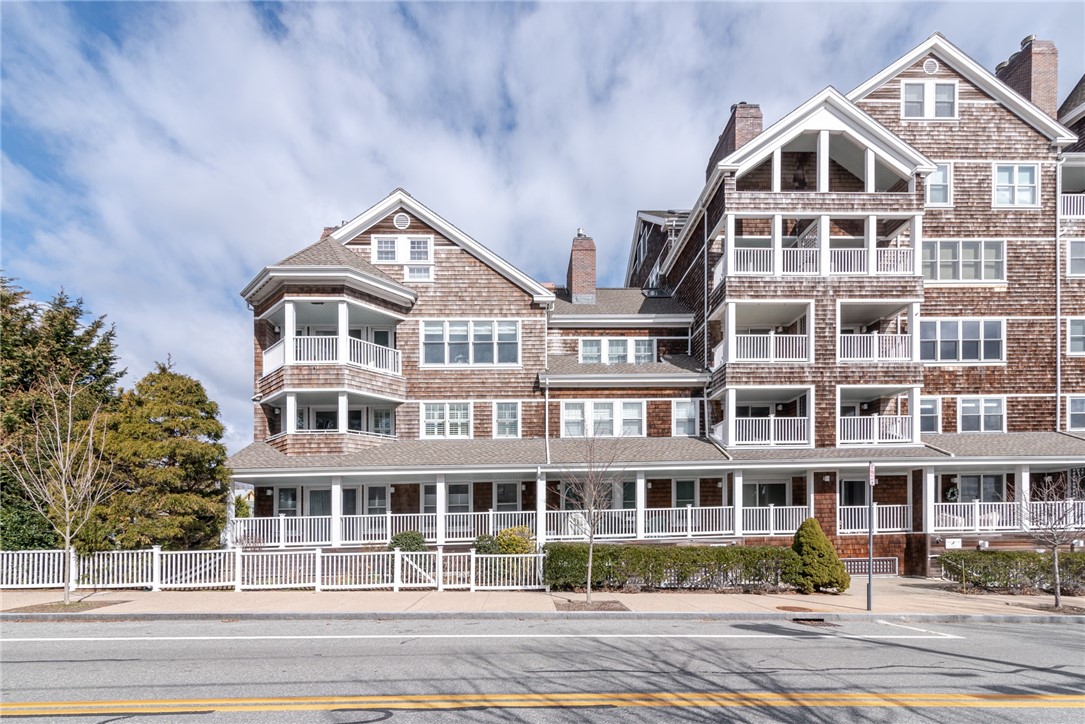 53 Conanicus Avenue 2G