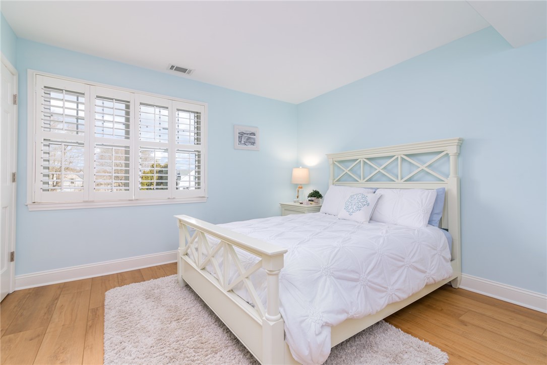 53 Conanicus Avenue 2G
