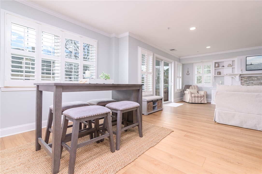 53 Conanicus Avenue 2G