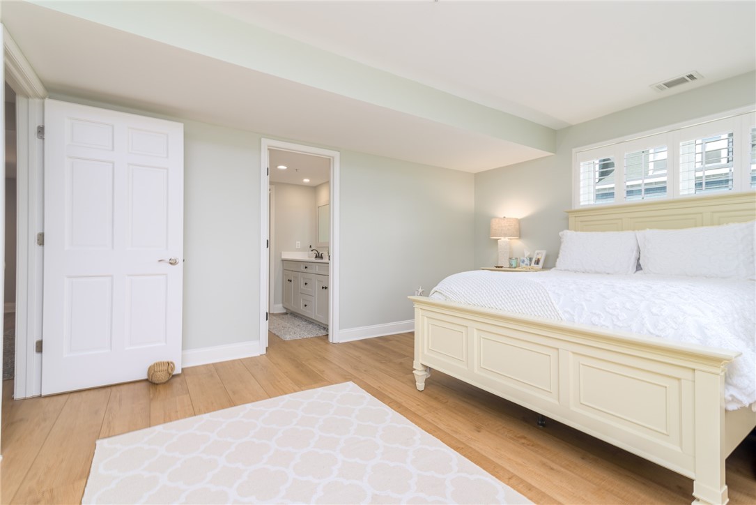 53 Conanicus Avenue 2G