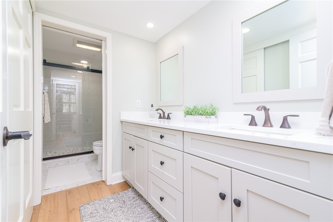 53 Conanicus Avenue 2G