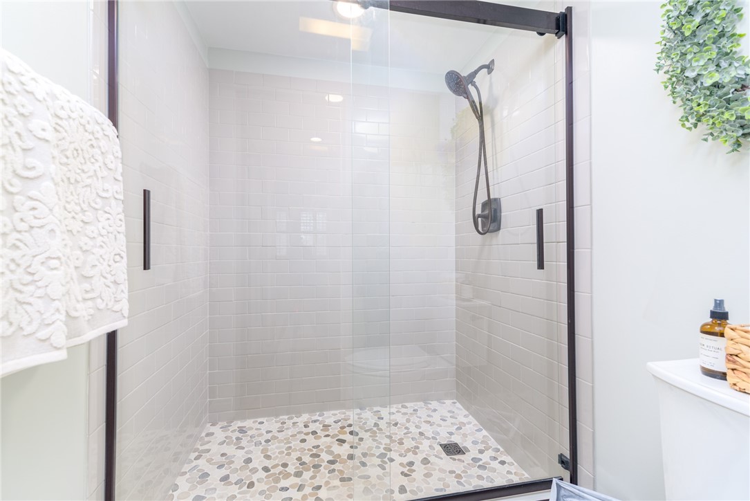 53 Conanicus Avenue 2G