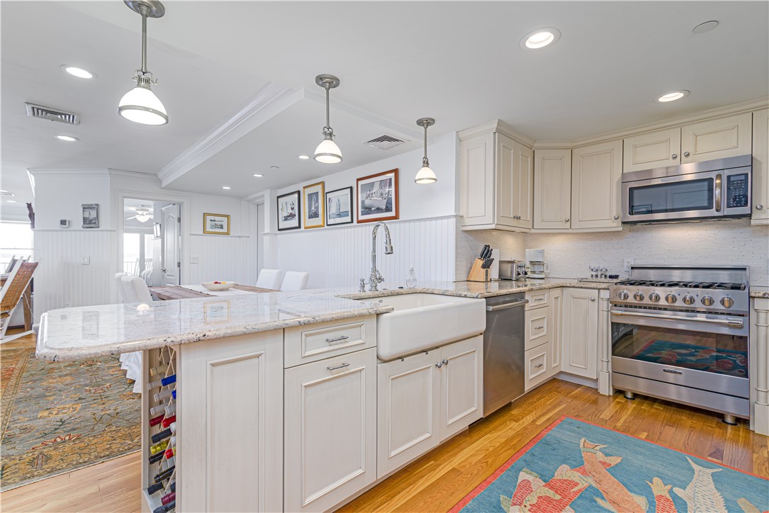 53 Conanicus Avenue 1D