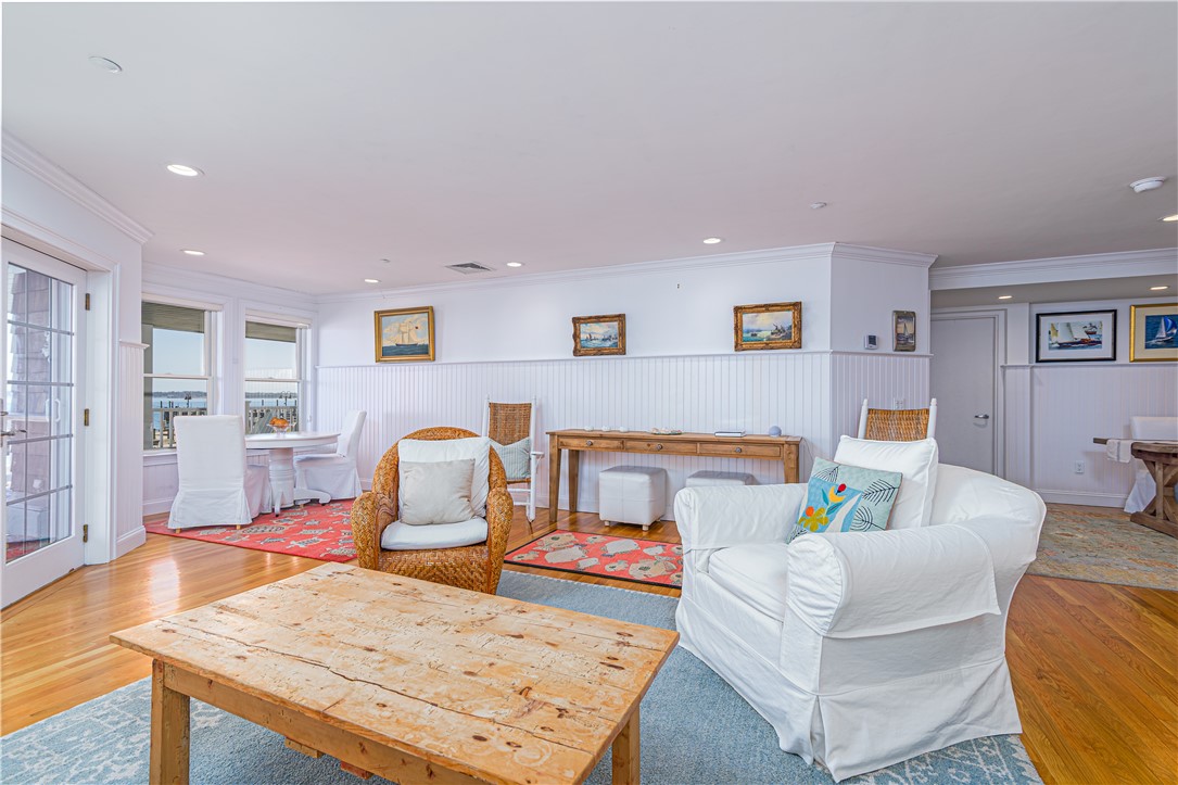 53 Conanicus Avenue 1D