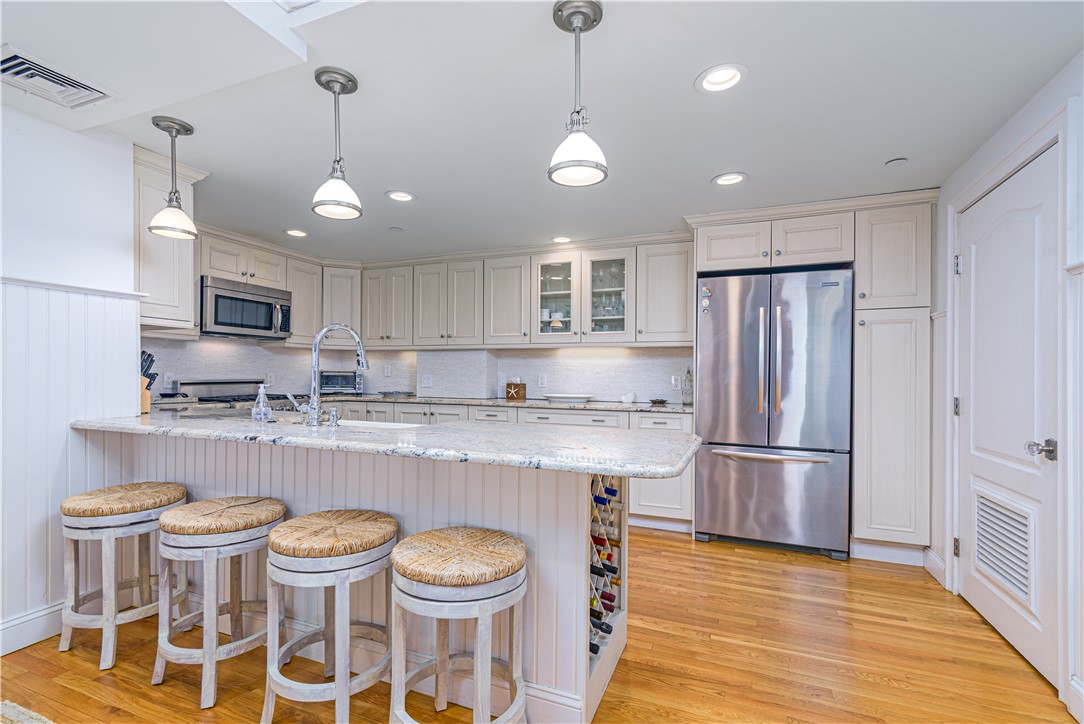 53 Conanicus Avenue 1D