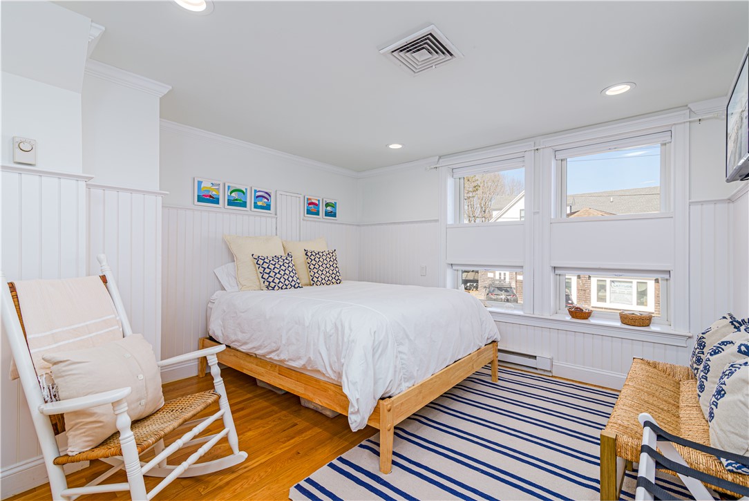 53 Conanicus Avenue 1D