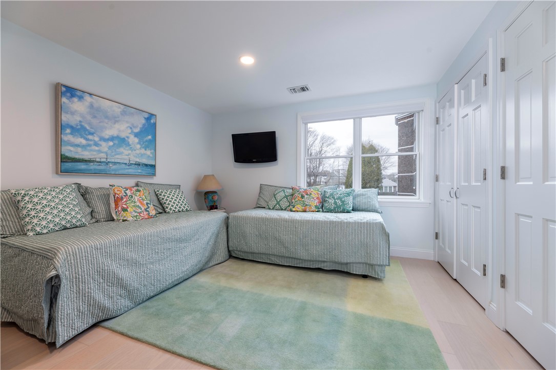 53 Conanicus Avenue 1 F